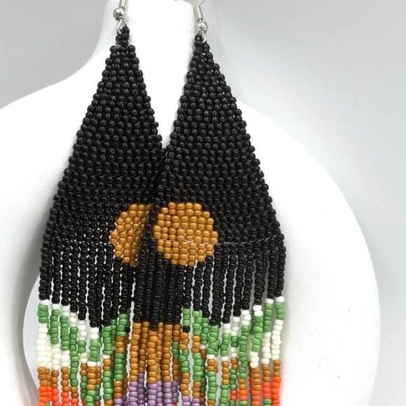 5 1/2"L Stunning Colorful Botanical Landscape Hand Beaded Tassel Earrings New - Picture 2 of 4